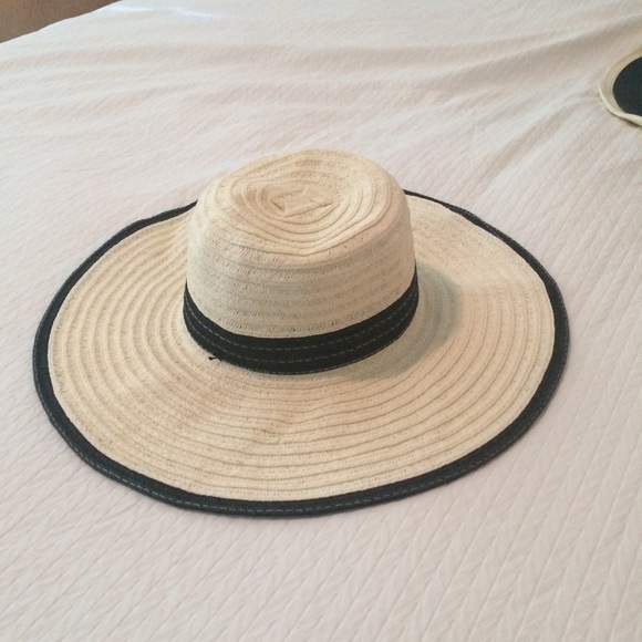 Wide brim hat from Saks Fifth Blue Collection