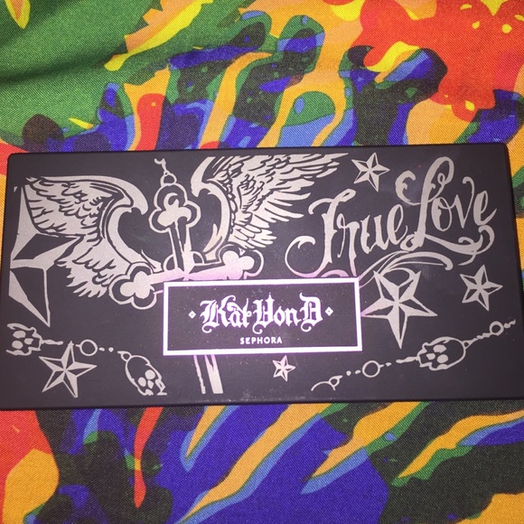 🎉RARE🎉👈🏼KVD True Love palette