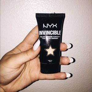 NYX Invincible Foundation