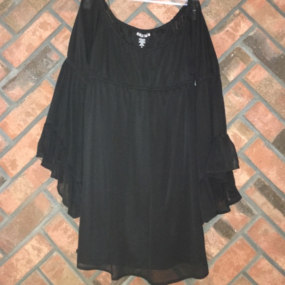 Black PaperDoll Dress with Flowing Sleeves - Picture 4 of 4