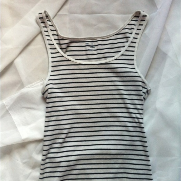 Gap striped tank