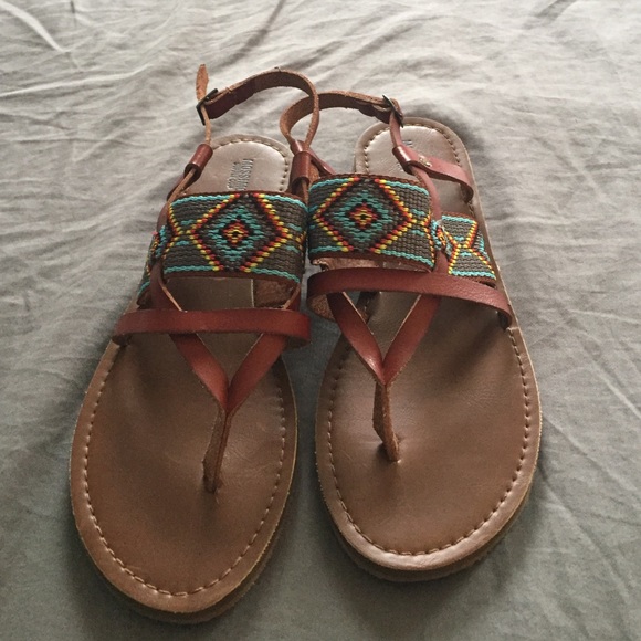 Sandals - Picture 1 of 3