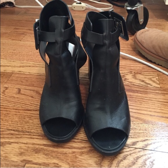 Reposh: Wrap and Buckle Peep Toe Sandals