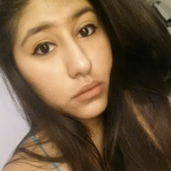 Meet your Posher, Julissa