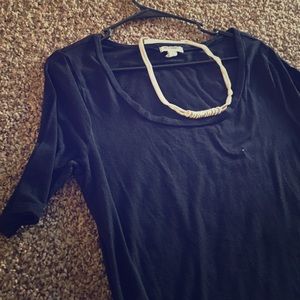 Cute old navy top!👯