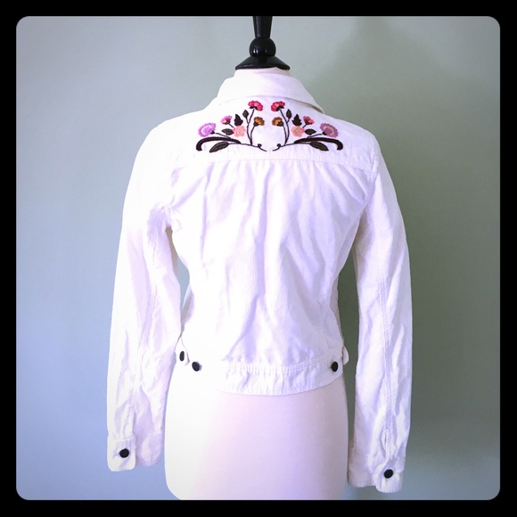 Roxy White Boho Jacket w/ Floral Embroidery🌷