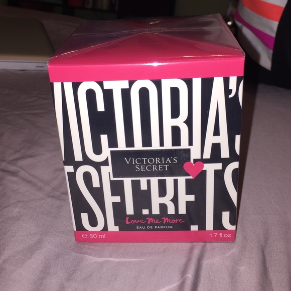 VS "Love Me More" Perfume