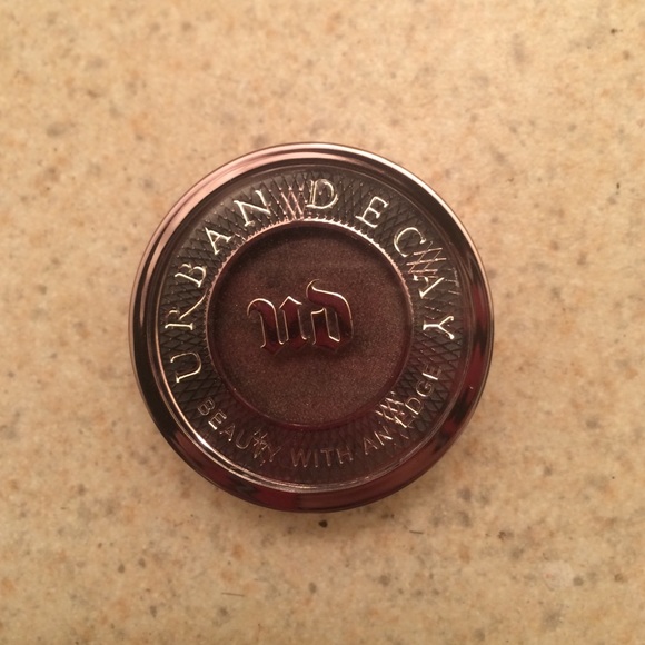Urban Decay Eyeshadow in Busted
