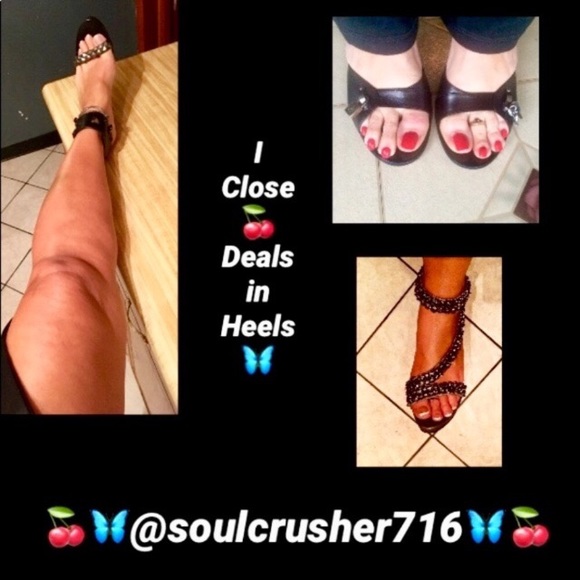 Red Satin Shoe JEWELRY BOX - Picture 4 of 4