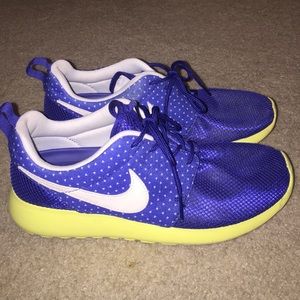 Nike Women's Roshe Runs