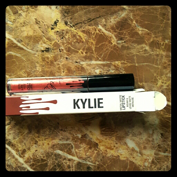 Kylie Metallic lippie BNIB