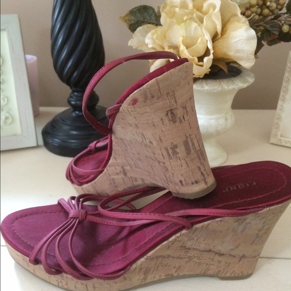Burgundy wedges sandals