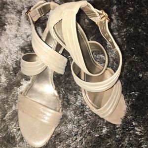 Gianni Bini champagne heels