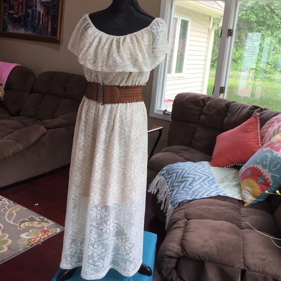 NWOT  Beautiful cream dress