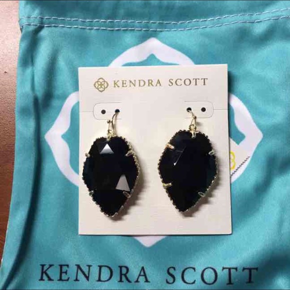 ISO Black Corley & Corla set. Urgent!!  NFS