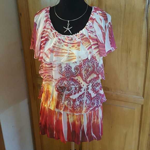 Versatile Shutter Top - Picture 2 of 2