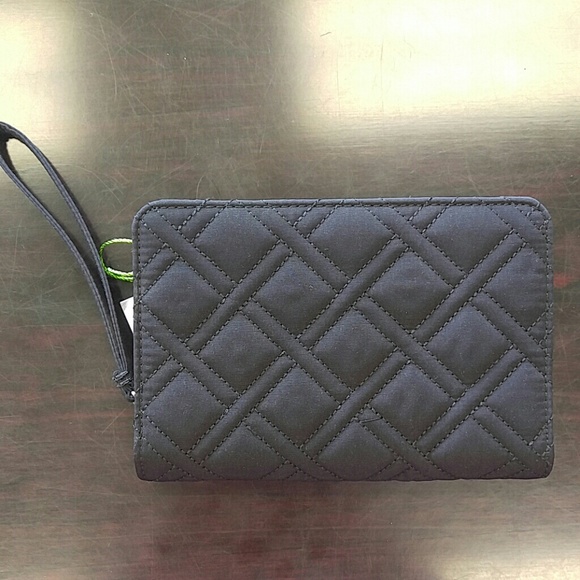 ❌SOLD❌Vera Bradley Black Zip Around Wristlet - Picture 2 of 4