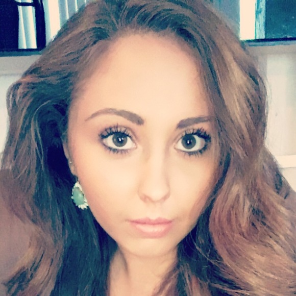 Meet your Posher, Angelina