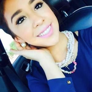 Meet your Posher, Dominique