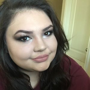 Meet your Posher, Lacy