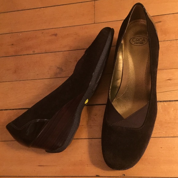 **Donating 3/13** Circa Joan David Suede Wedges 9