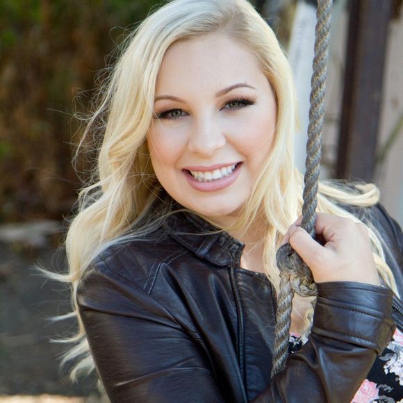 Meet your Posher, Brenna - Picture 1 of 1