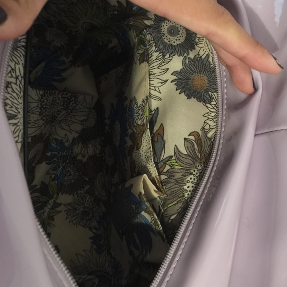 • New lavender Beautiful handbag • - Picture 4 of 4