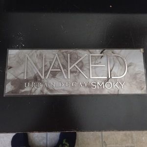 Urban Decay Naked Smokey Palette