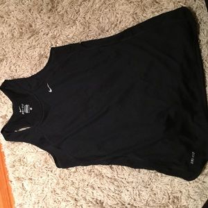 S Nike dri-fit top