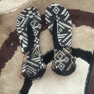 Toms sandals