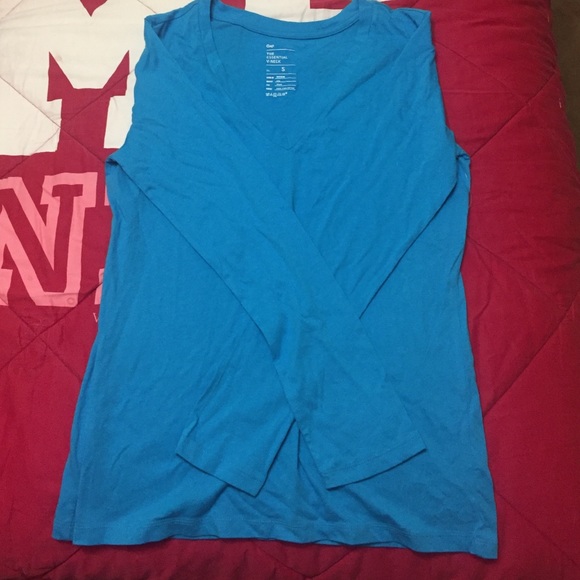 Sky blue long sleeve v-neck