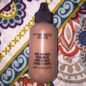 Mac face and body foundation