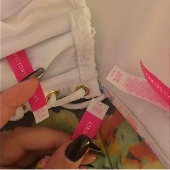 VS Bikini Bundle - Picture 4 of 4