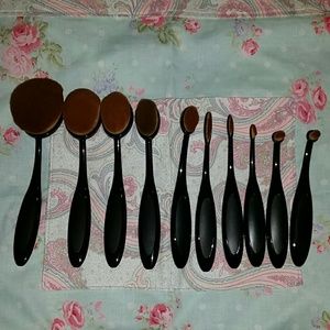 10pc Oval Makeup Brush Set Brand New