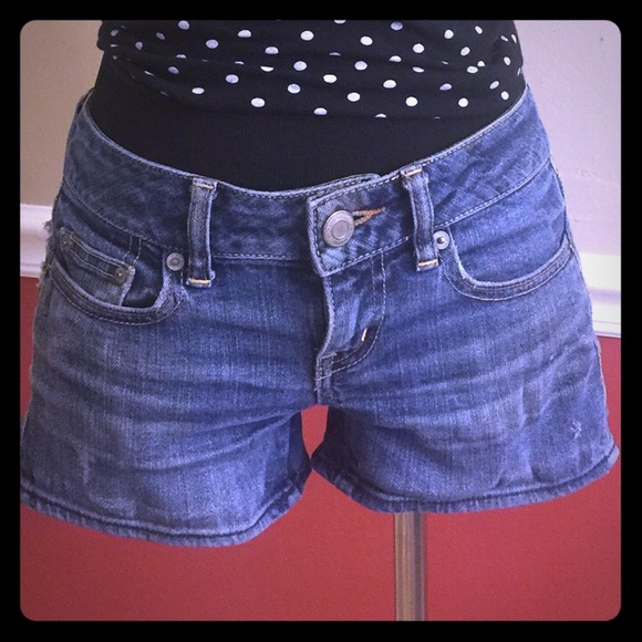 Jean shorts. American Eagle.