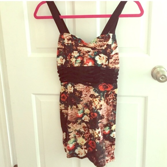 Motel rocks body-con