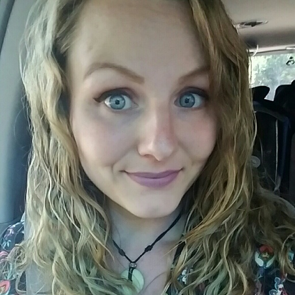 Meet your Posher, Jenn