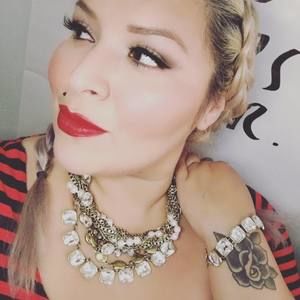 Meet your Posher, Elizabeth