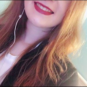 Meet your Posher, Caitie