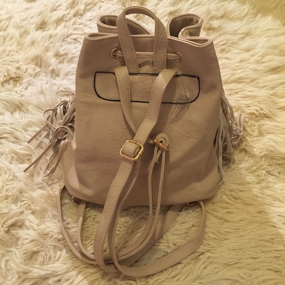 🚫Sold🚫🌵Hang Tight Fringe Backpack - Beige - Picture 4 of 4