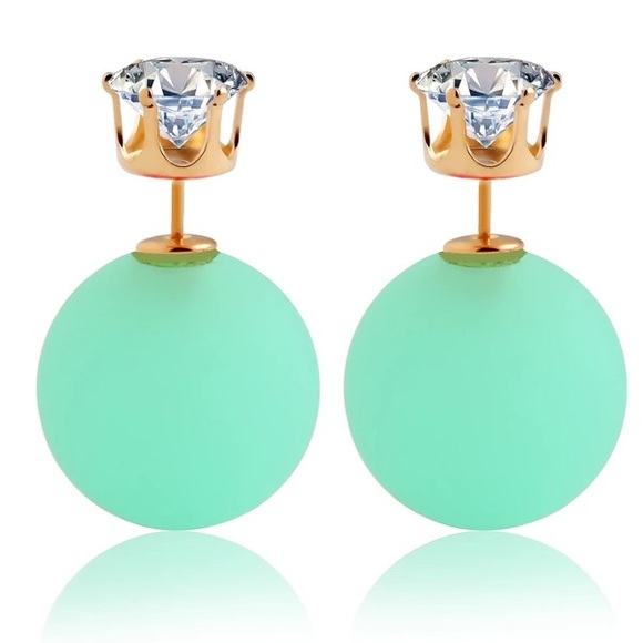 Jewelry - 💟Double Ended Light Green Earrings💟