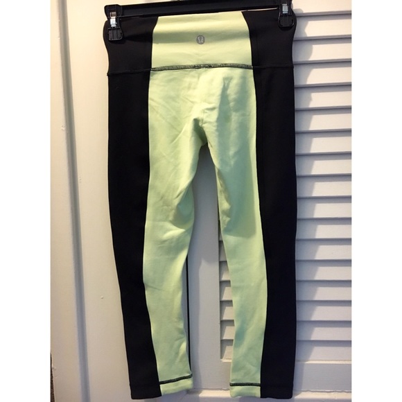 Lululemon Athletica Crop Yoga Leggings - Picture 2 of 2
