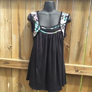 Comfy Ruffled Floral Tunic by Daytrip