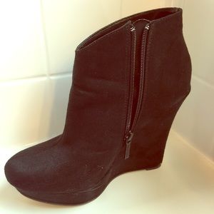Michael Antonio Cane black booties