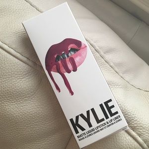 🆕Poise K! Lip liner & lipstick👄💄🆕