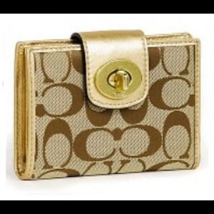 Coach Turn lock Wallet
