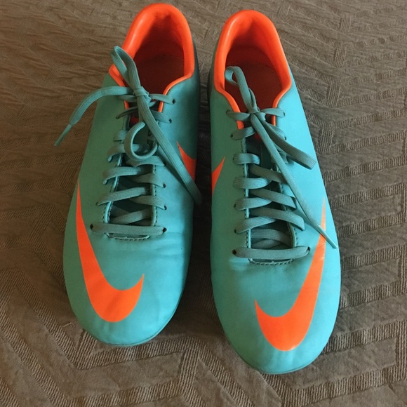 Nike Soccer cleats!!