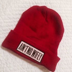 "Ain't No Wifey" beanie
