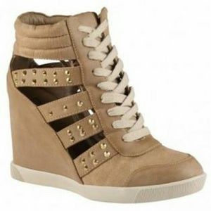 Sneaker wedges