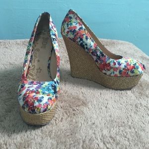 Floral print wedges
